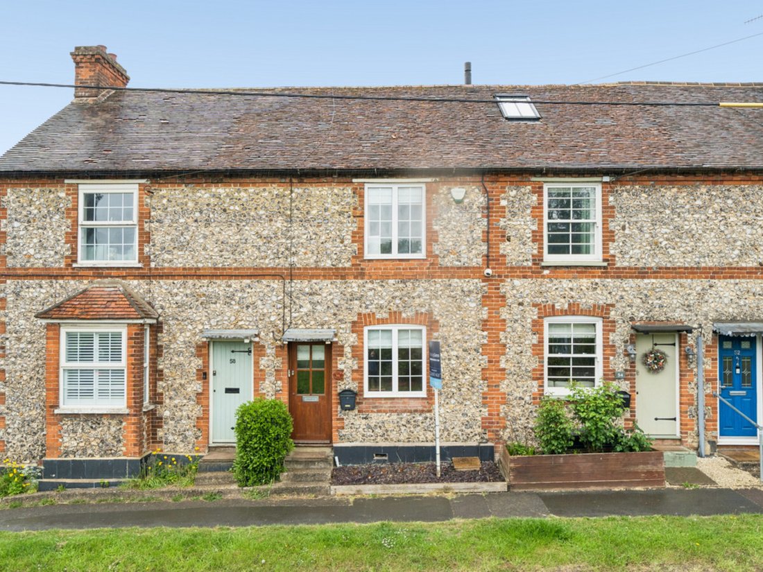 House in Lane End, England 1 - 17892280