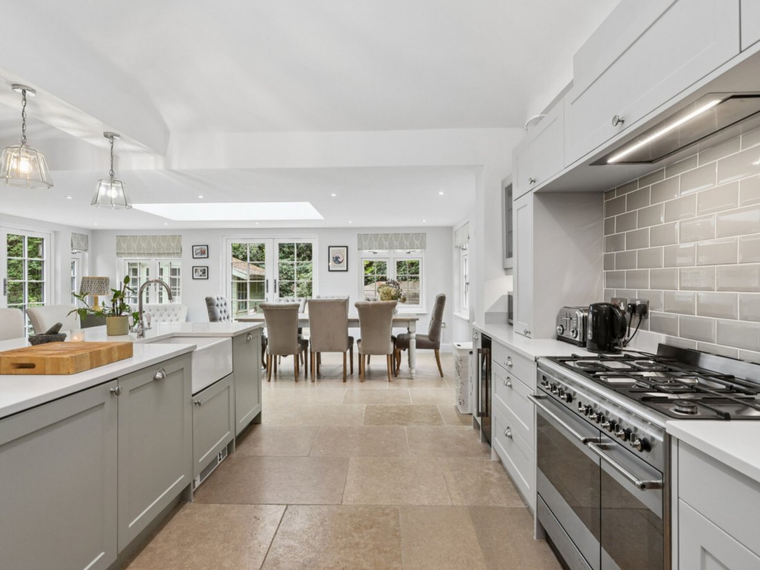 House in Lower Bourne (Farnham), Lower Bourne, England 5 - 17892296