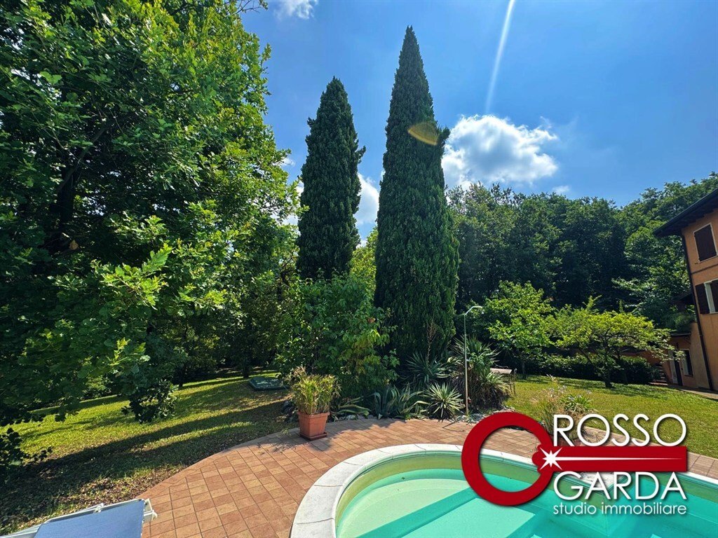 Villa in Desenzanino, Desenzano del Garda, Lombardy 2 - 17890452