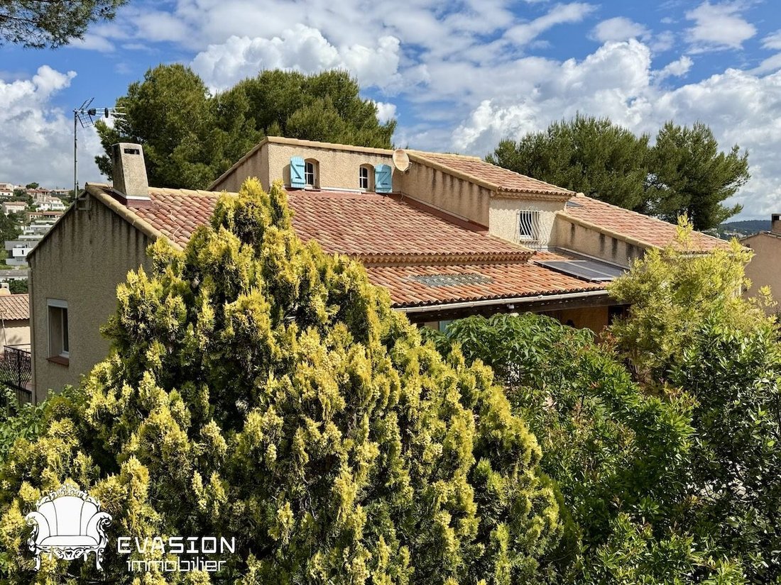 House in Carnoux-en-Provence, Provence-Alpes-Côte d'Azur, France 1 - 17868873