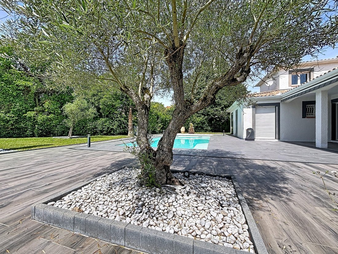Villa in Cornebarrieu, Occitania, France 1 - 17893233