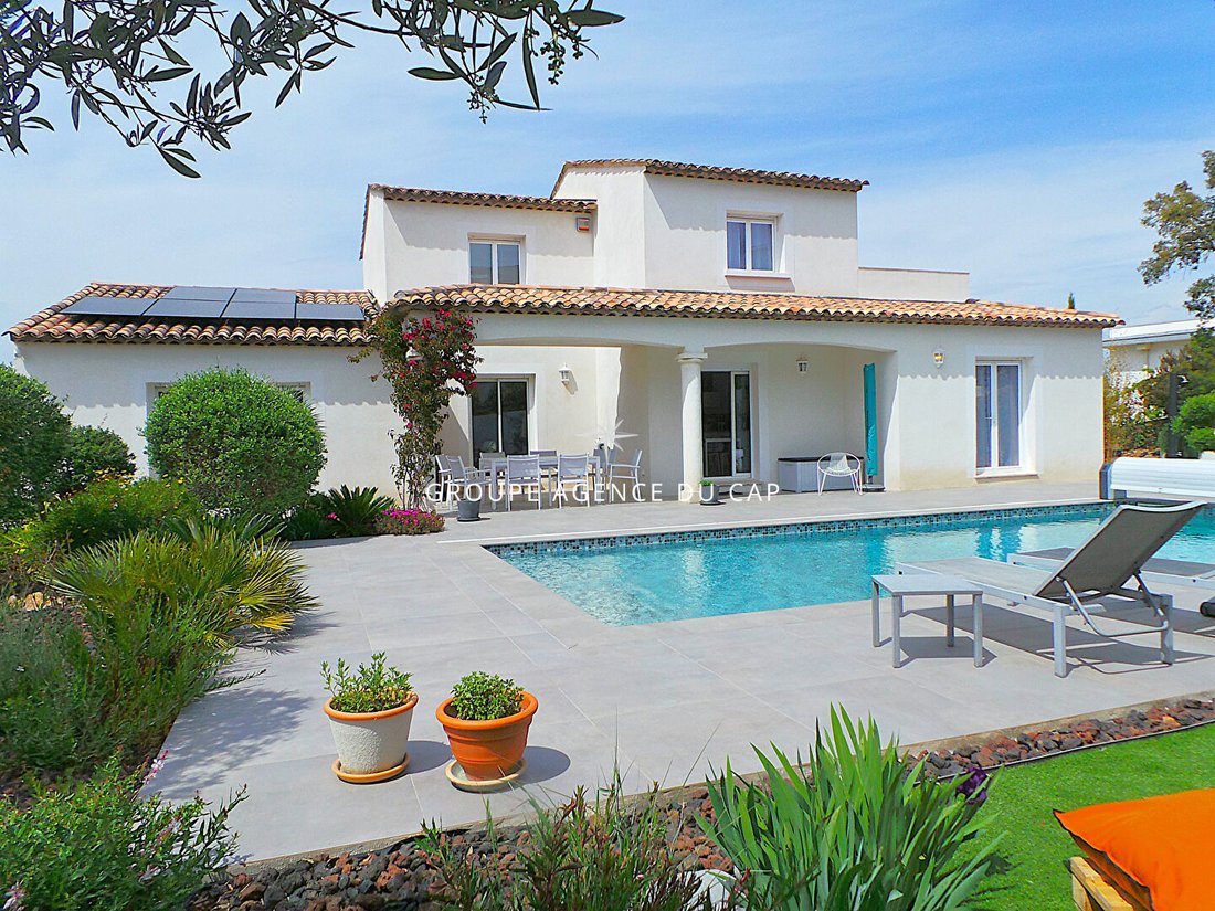 Villa in Boulouris, Saint-Raphaël, France 3 - 17892225