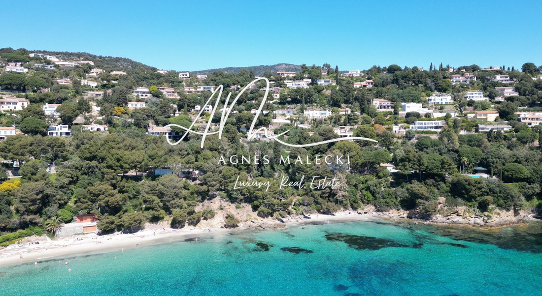 Estate in Le Lavandou, Provence-Alpes-Côte d'Azur, France 3 - 17891136