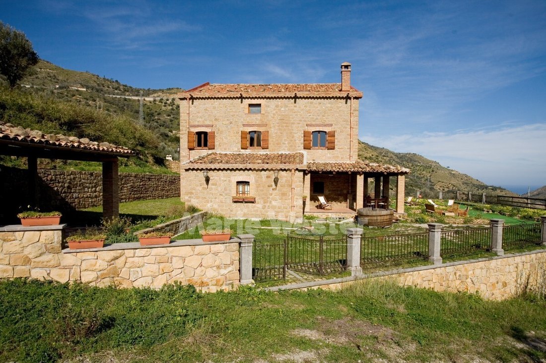 Villa in Reitano, Sicily, Italy 2 - 17894036