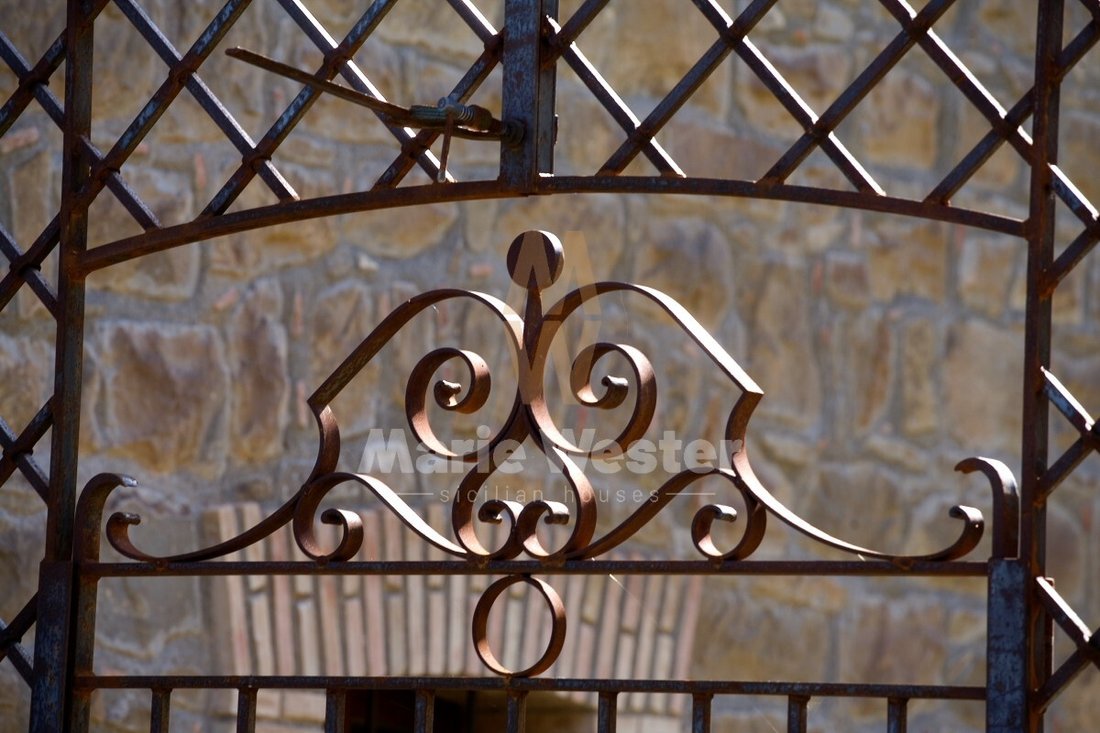 Villa in Reitano, Sicily, Italy 4 - 17894036