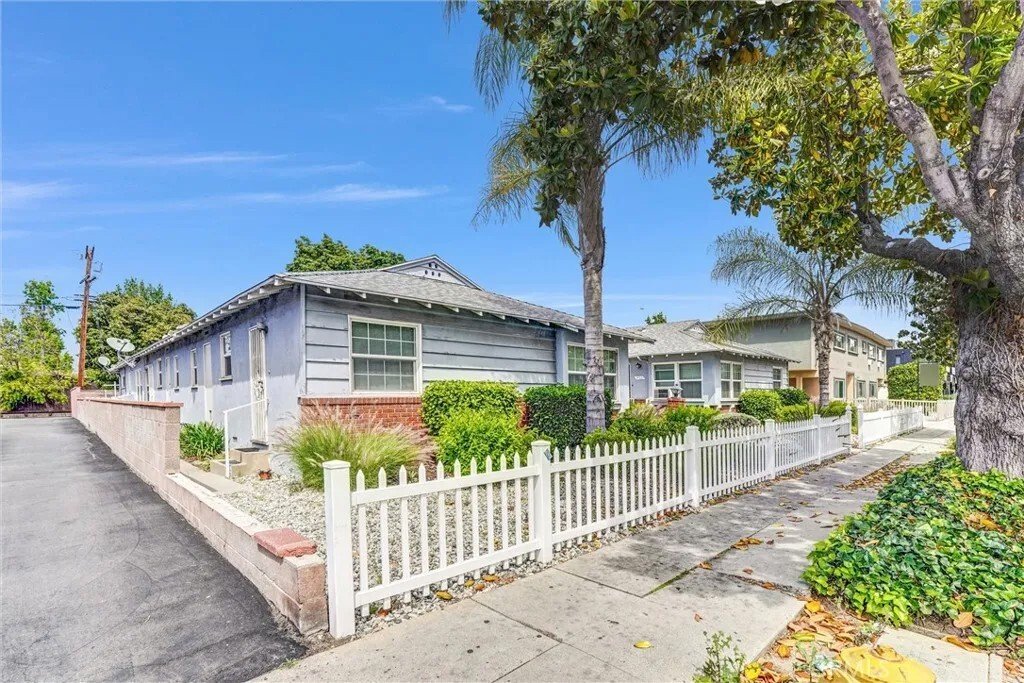 Los Angeles, California, United States 3 - 17893862