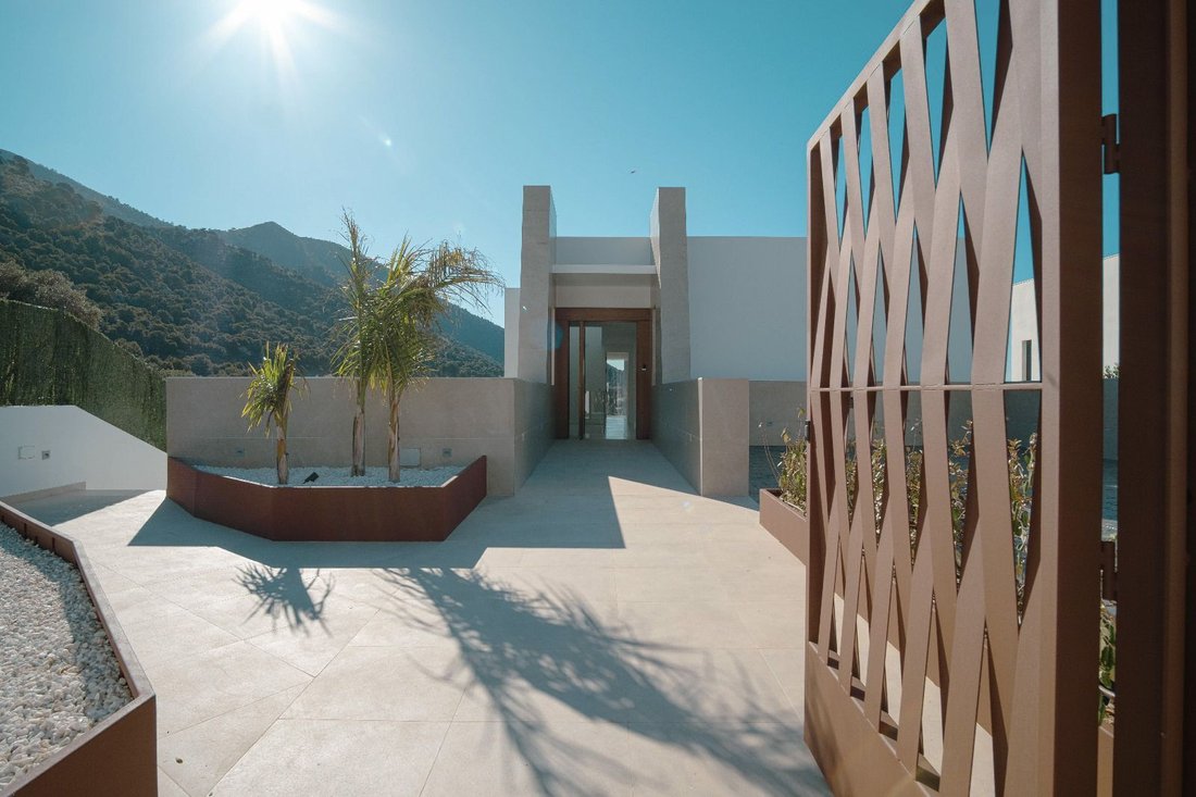 Villa in Las Lagunas de Mijas, Mijas, Spain 2 - 17894003