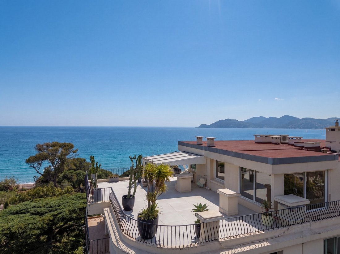 Apartment in Saint Nicolas, Cannes, France 4 - 17754067