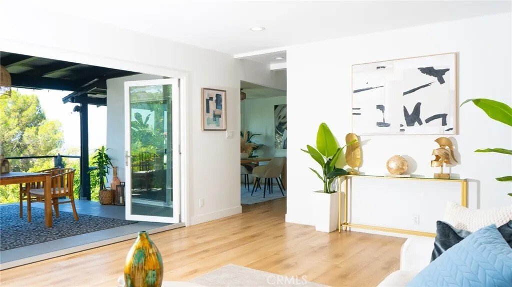 Condo in Los Angeles, California, United States 3 - 17893848