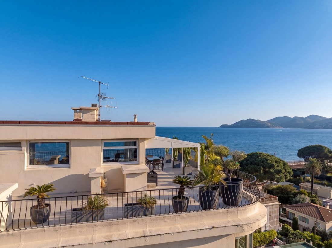Apartment in Saint Nicolas, Cannes, France 2 - 17754067