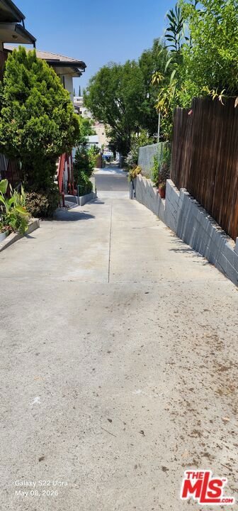 Los Angeles, California, United States 4 - 17893511