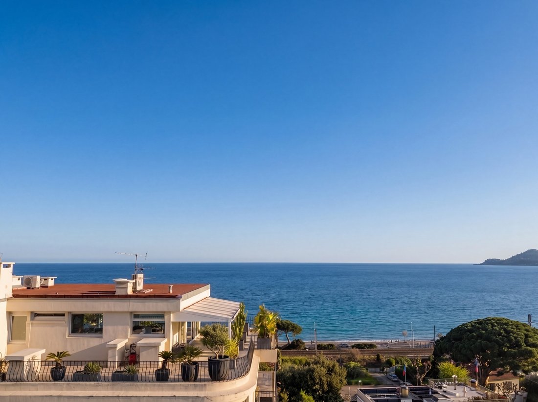 Apartment in Saint Nicolas, Cannes, France 3 - 17754067