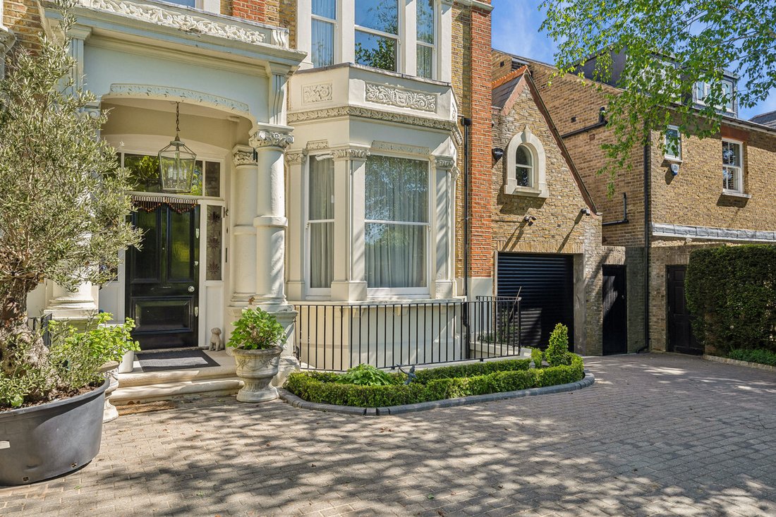 House in Barnes, Richmond Upon Thames, England 3 - 17894042