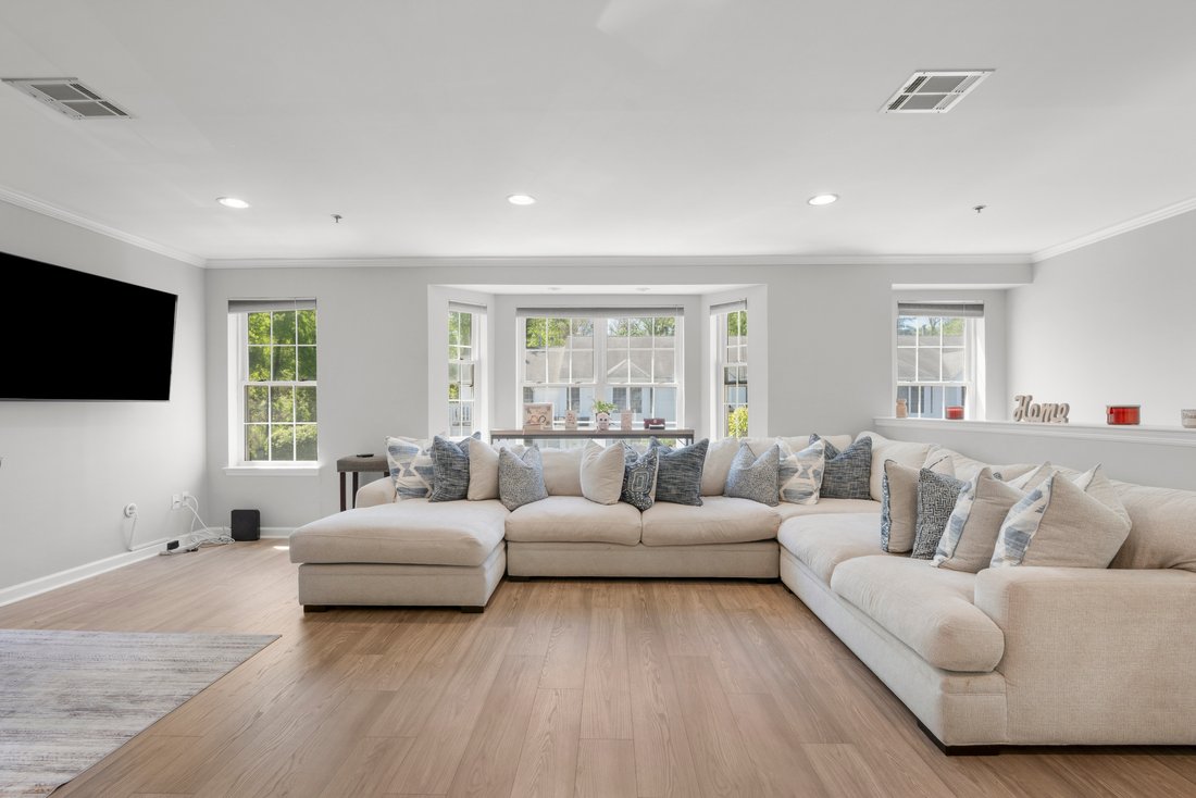 Condo in White Plains, New York, United States 4 - 17893361