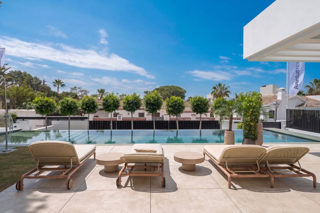 Villa in Elviria-Cabopino, Marbella, Spain 3 - 17893462