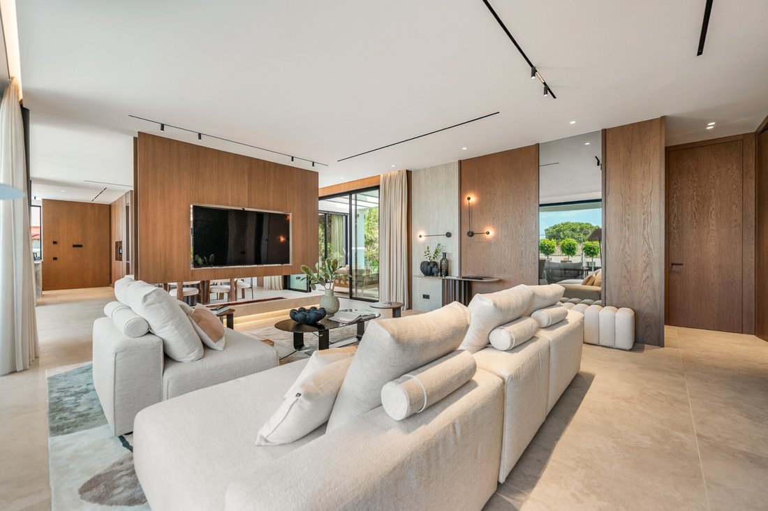 Villa in Elviria-Cabopino, Marbella, Spain 5 - 17893462