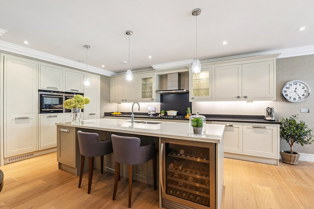 Apartment in Ascot, England 3 - 17894035