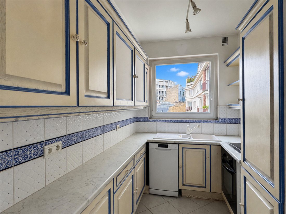 Apartment in Pereire-Malesherbes, Paris 17e Arrondissement, Paris 5 - 17894071