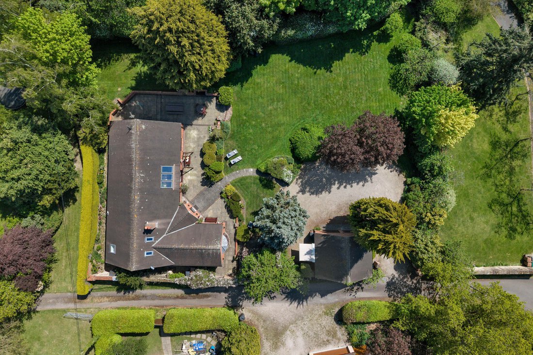 House in Derbyshire, England 3 - 17894039