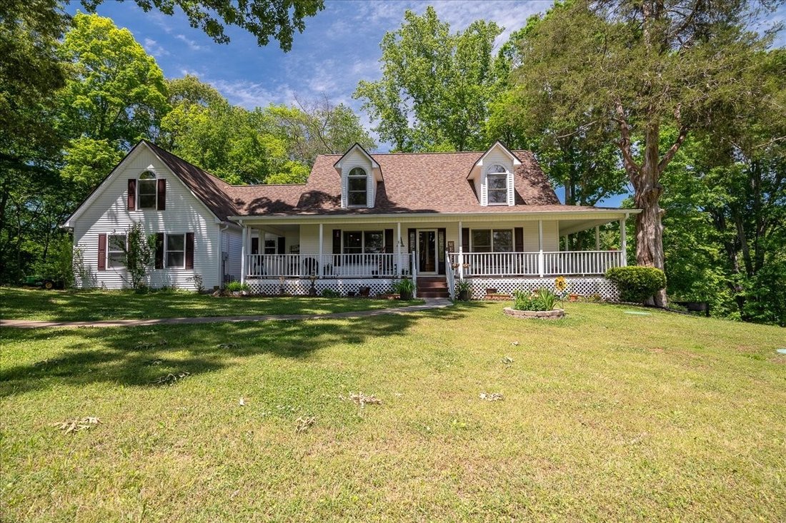 House in Lawrenceburg, Tennessee, United States 2 - 17893719