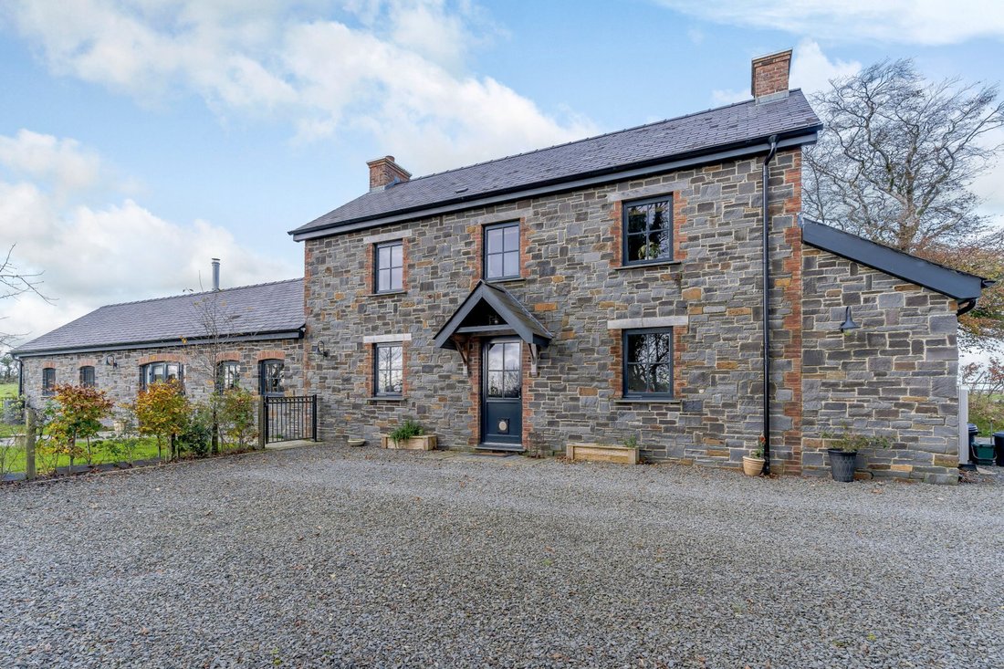 House in Llanfihangel-ar-Arth, Wales 2 - 17894032