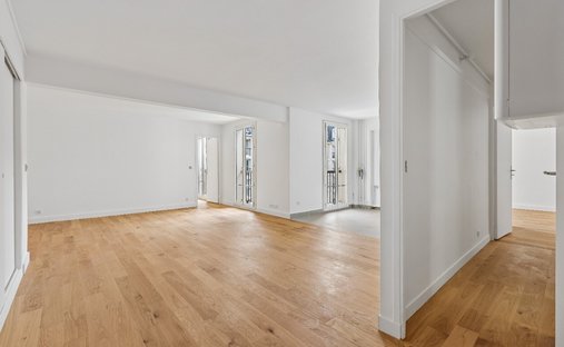 Apartment in Notre Dame, Versailles, France 1