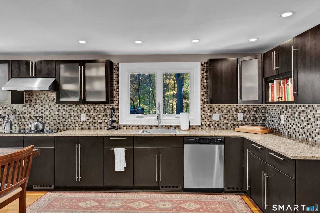 House in Avon, Connecticut, United States 3 - 17894102