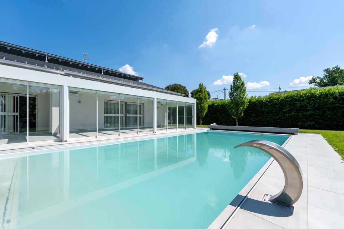 Villa in Cassano Magnago, Lombardy, Italy 4 - 17894246