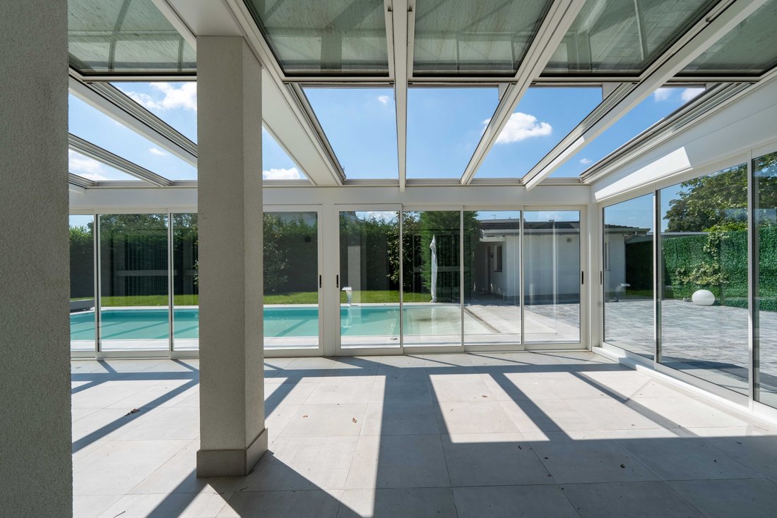 Villa in Cassano Magnago, Lombardy, Italy 5 - 17894246