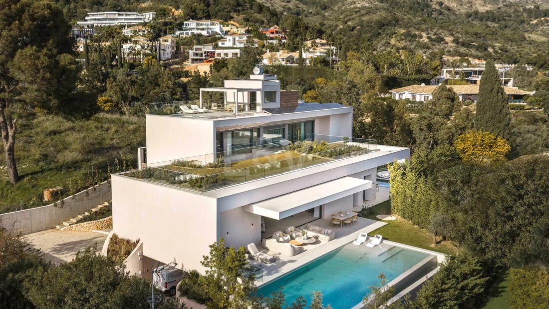 Villa in Marbella, Andalusia, Spain 1 - 17894285