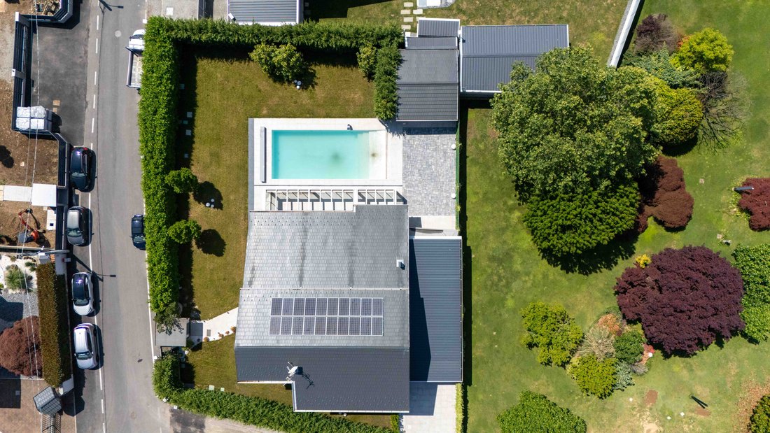 Villa in Cassano Magnago, Lombardy, Italy 1 - 17894246