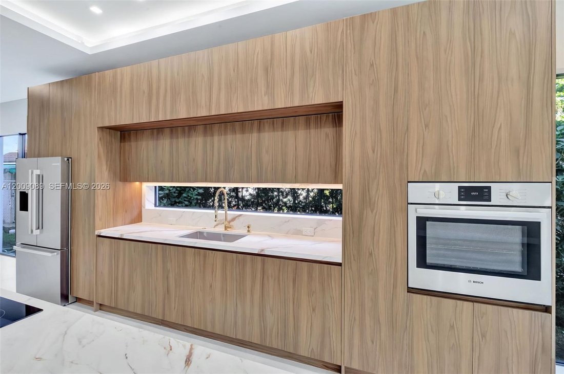 Condo in Miami, Florida, United States 5 - 17894296