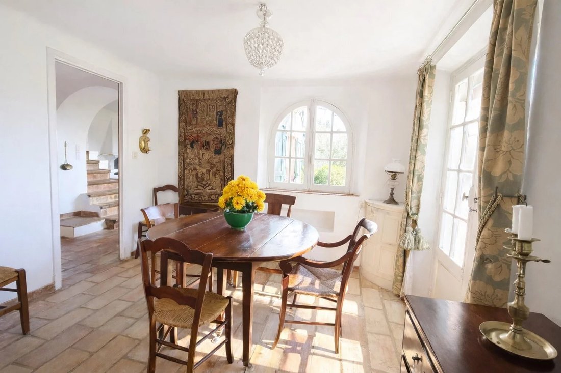 House in Grasse, Provence-Alpes-Côte d'Azur, France 5 - 17894365