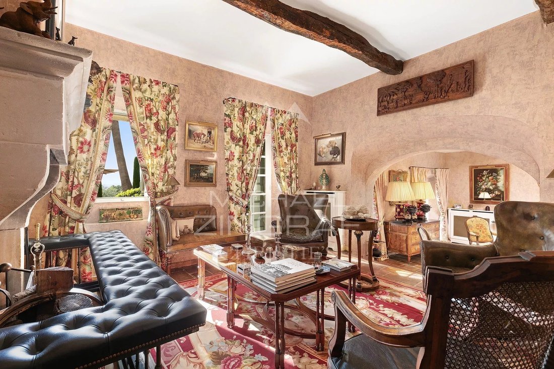 Country House in Grasse, Provence-Alpes-Côte d'Azur, France 5 - 17894398