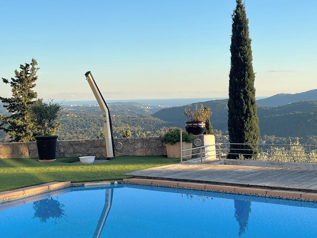 Villa in Cabris, Provence-Alpes-Côte d'Azur, France 1 - 17894345