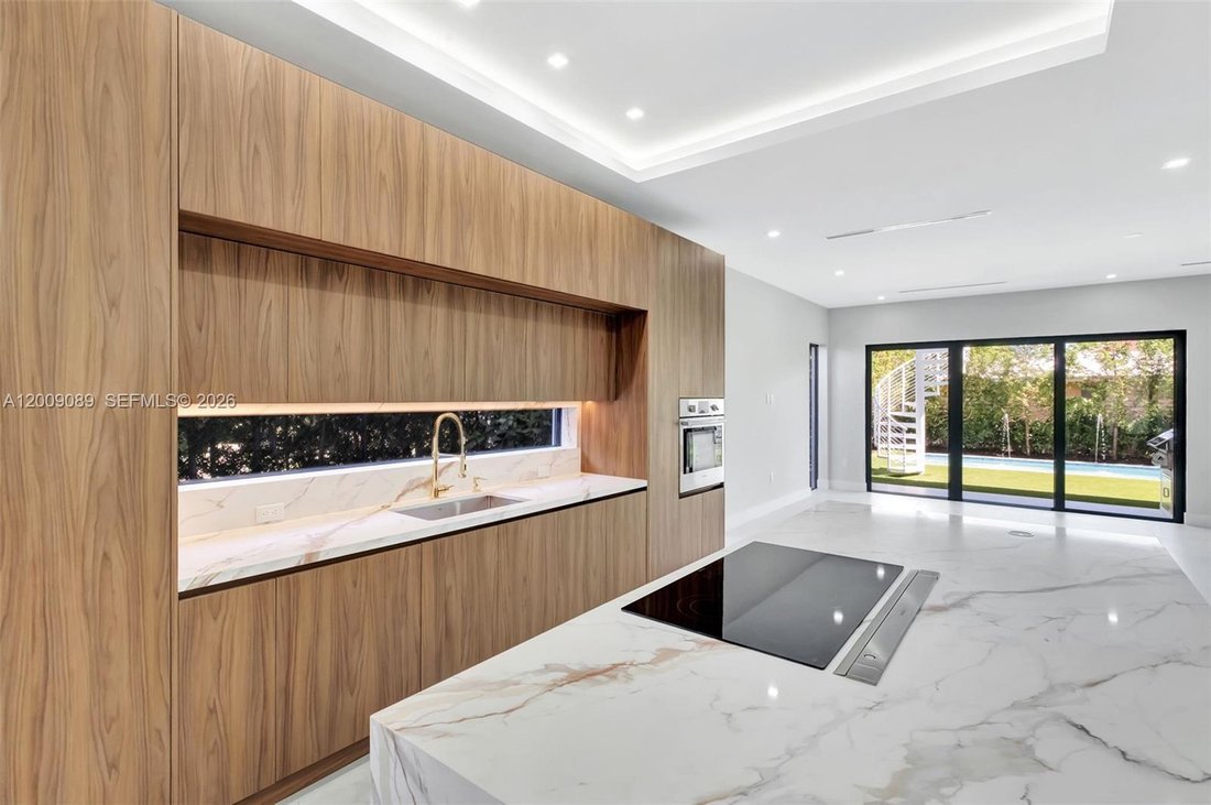 Condo in Miami, Florida, United States 4 - 17894296