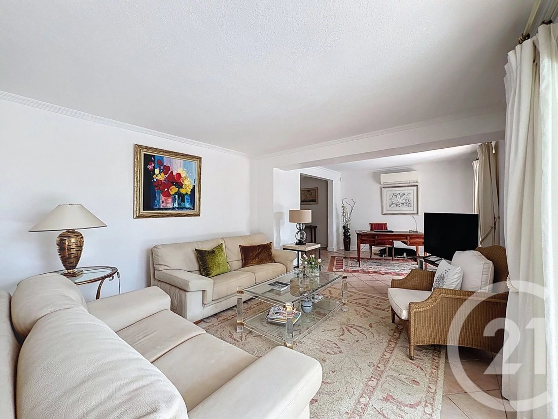 House in Mougins, Provence-Alpes-Côte d'Azur, France 4 - 17537254