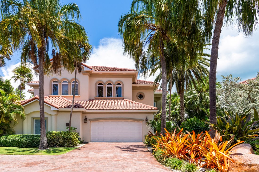Villa in West Bay, West Bay, Cayman Islands 2 - 17894634