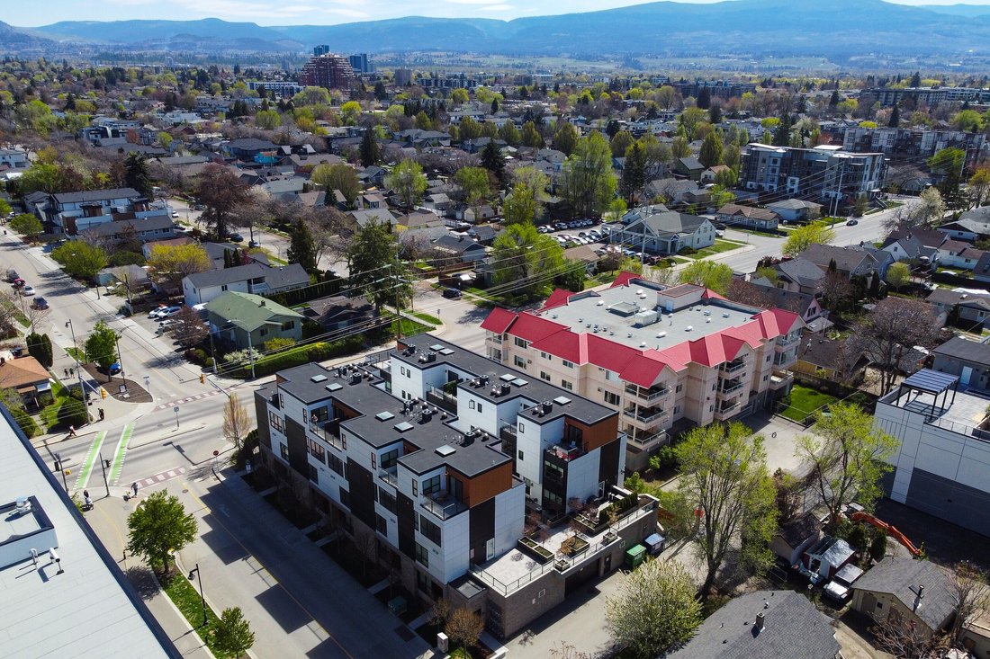 Townhouse in Kelowna, British Columbia, Canada 5 - 17894446