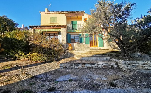Villa in Ferrages, La Fare-les-Oliviers, France 1