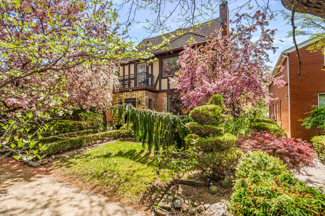 House in New York, New York, United States 1 - 17894558