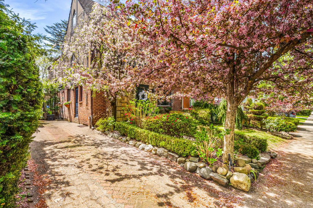 House in New York, New York, United States 3 - 17894558