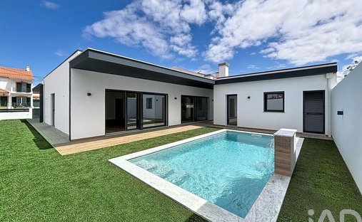 Townhouse in Quinta do Conde, Setubal, Portugal 1