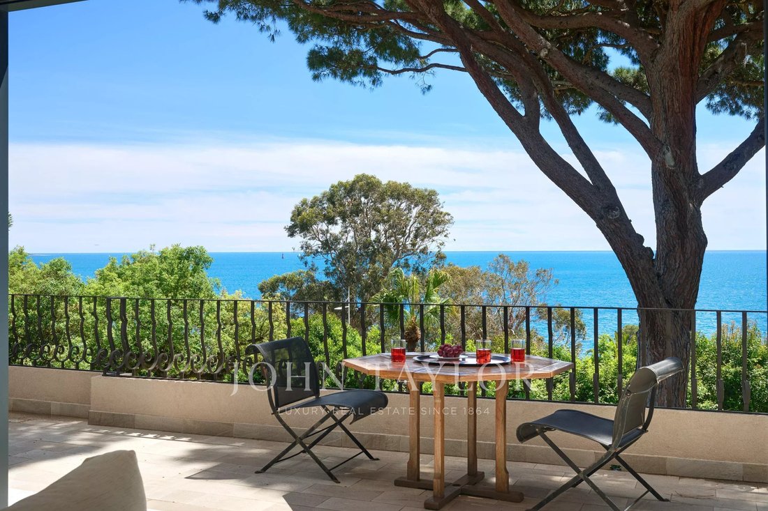 Estate in Cannes, Provence-Alpes-Côte d'Azur, France 3 - 15637957