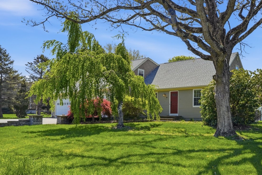 Tiverton, Rhode Island, United States 1 - 17894712