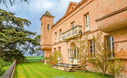 Farm Ranch in Lisle-sur-Tarn, Occitania, France 1