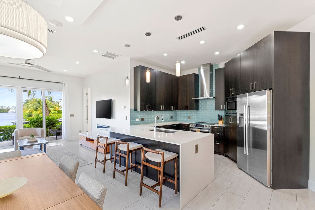 Condo in West Bay, West Bay, Cayman Islands 2 - 17894658