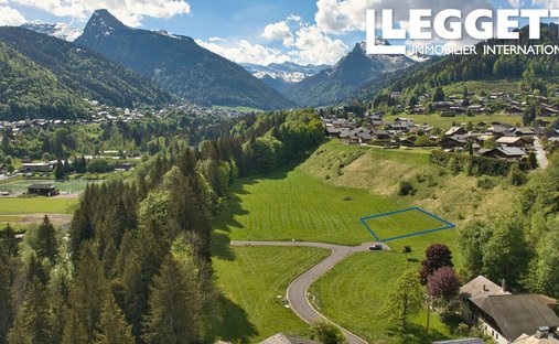 Land in Morzine, Auvergne-Rhône-Alpes, France 1