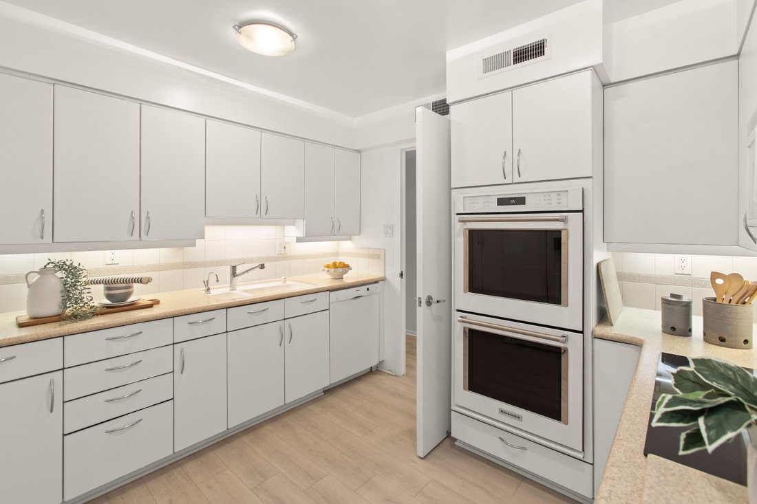 Condo in San Diego, California, United States 3 - 17895218