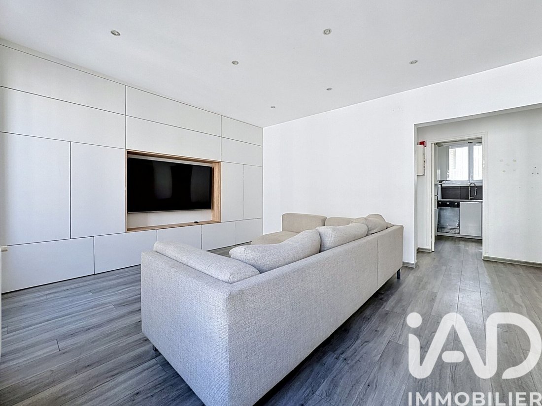 Apartment in Grandes Carrières-Clichy, Paris 18e Arrondissement, Paris 4 - 17897368